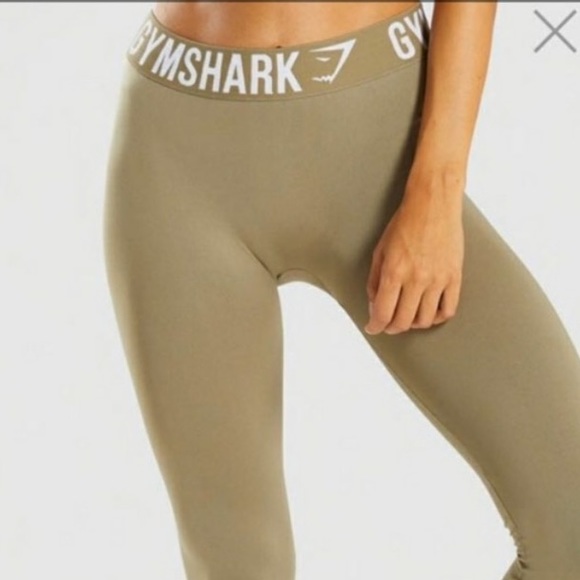 Gymshark Womens FIT SEAMLESS CROPPED LEGGINGS - Picture 2 of 6
